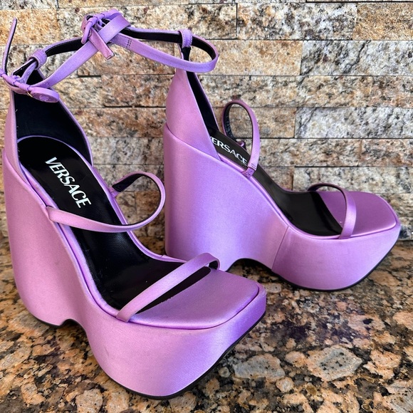 Versace
Triplatform 170mm platform sandals - Picture 5 of 16